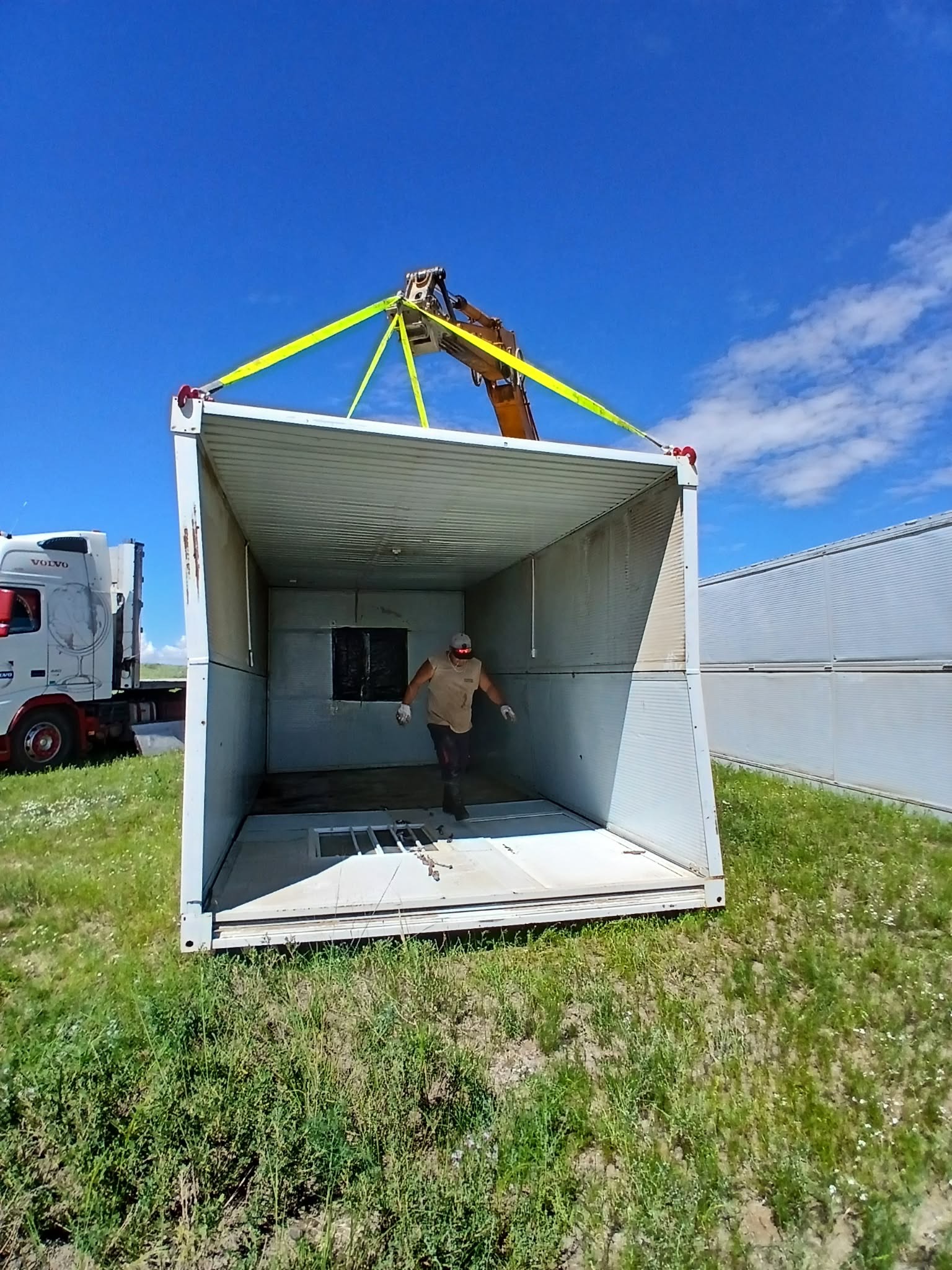 Equipment mobilised to site.